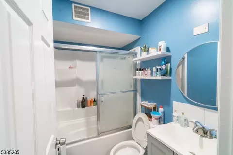 116 Greene Ave, Middlesex, NJ 08846 photo 15