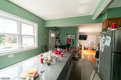 116 Greene Ave, Middlesex, NJ 08846 photo 3
