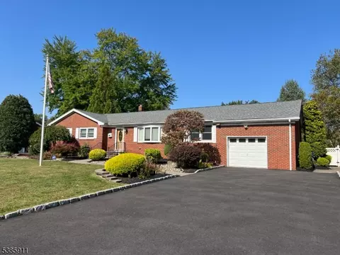 148 Stonehenge Ter, Clark, NJ 07066