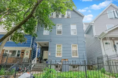 16 Alexander St, Newark, NJ 07106