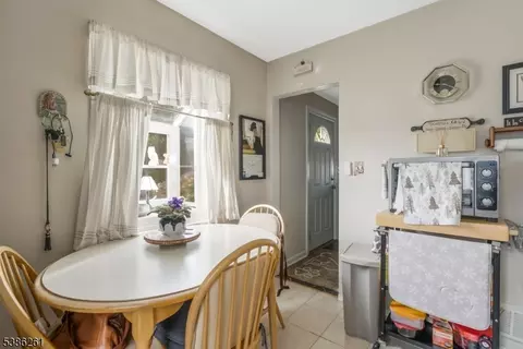 441 Lorraine Ave, Middlesex, NJ 08846 photo 7