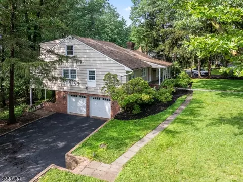 1165 Puddingstone Rd, Mountainside, NJ 07092