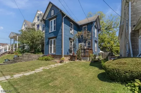 30 Broad St, Washington, NJ 07882