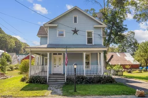 6 Charles St, Delaware, NJ 07833