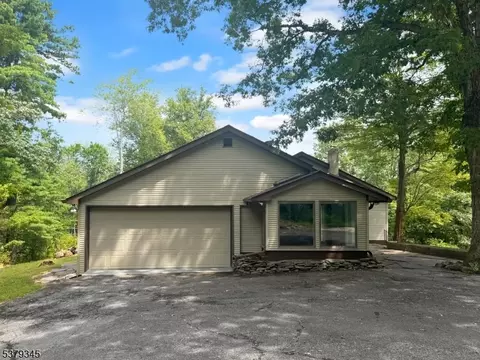 60 Moore Rd, Wantage, NJ 07461 photo 2