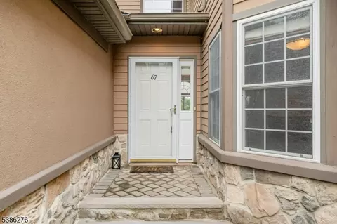 67 Bracken Hill Rd, Hamburg, NJ 07419
