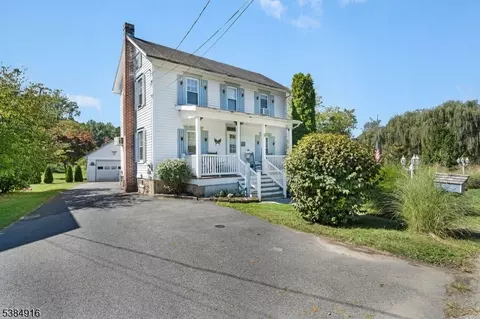 8 Buttzville Rd, Oxford, NJ 07863