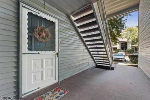 77 Haverhill Pl, Somerset, NJ 08873