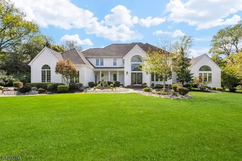3 Cobblestone Ln, Long Valley, NJ 07853