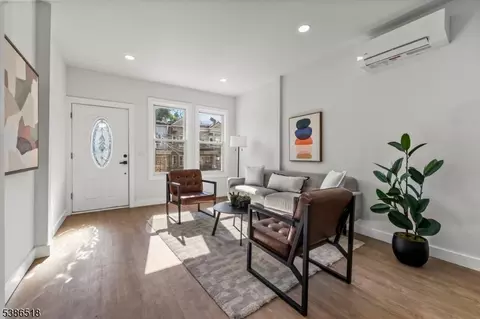 114 5 Orient Ave, Jersey City, NJ 07305