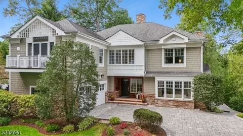 166 Colonial Rd, Summit, NJ 07901