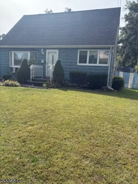 910 Apgar Ter, Rahway, NJ 07065