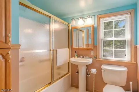 231 Fairview Ave, Middlesex, NJ 08846 photo 19