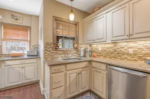 231 Fairview Ave, Middlesex, NJ 08846 photo 8