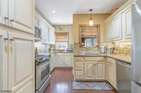 231 Fairview Ave, Middlesex, NJ 08846 photo 4