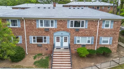 45 Wedgewood Dr #127, Verona, NJ 07044