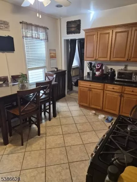 108 S 8th St, Newark, NJ 07107