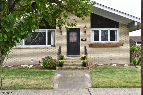 112 17th Ave, Elmwood Park, NJ 07407