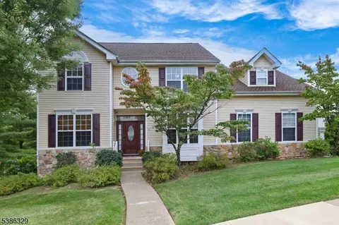 1 Crestview Dr, Hackettstown, NJ 07840 photo 2