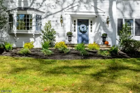 356 Fells Rd, Essex Fells, NJ 07021