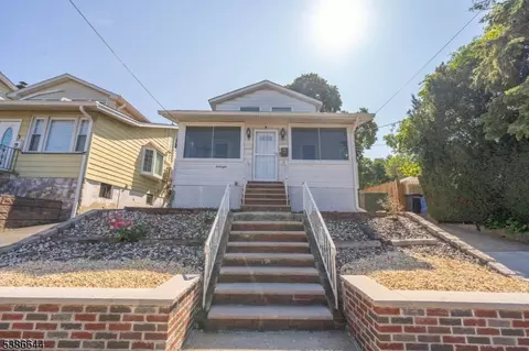 48 Perry St, Belleville, NJ 07109