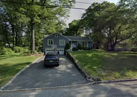 5 Acorn Pl, Caldwell, NJ 07006