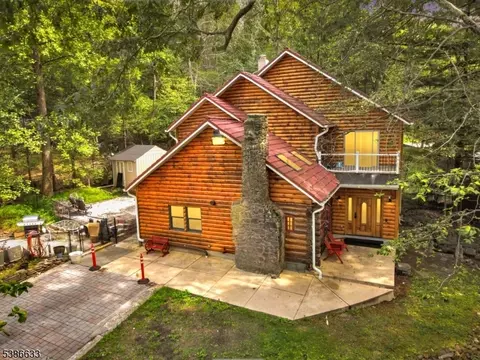 14 Stiles Rd, Warren, NJ 07059