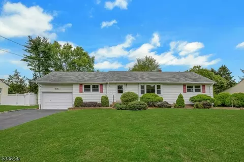 7 Berkshire St, Whippany, NJ 07981