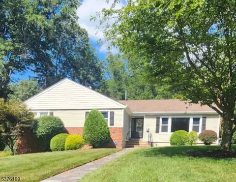 1190 Wychwood Rd, Mountainside, NJ 07092