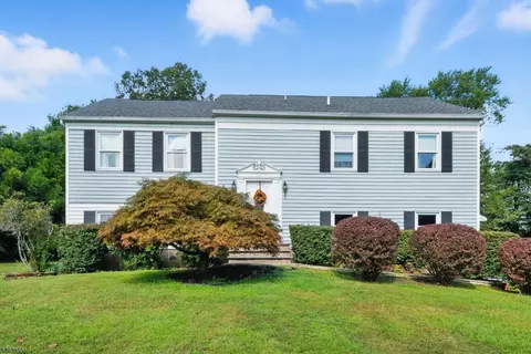 42 Witte Rd, Hampton, NJ 08827