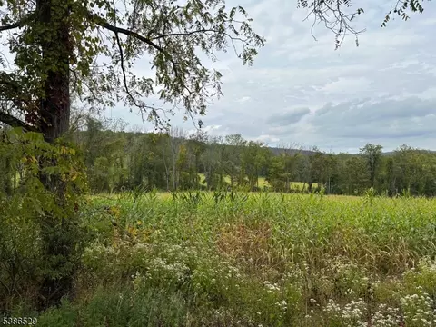 395 Mountain Lake Rd, Liberty Twp, NJ 07838