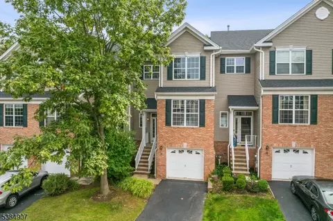 32 Kennedy Ct, Princeton, NJ 08540