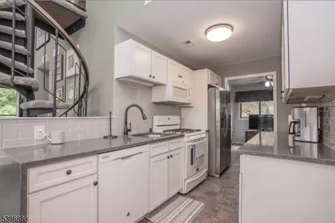 5 Augusta Dr UNIT 2, Vernon, NJ 07462