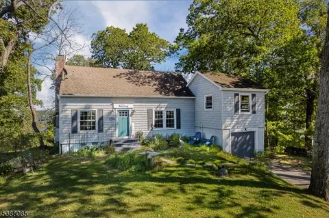 241 Alpine Trl, Sparta, NJ 07871