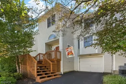 26 Ryan Ln, Lincoln Park, NJ 07035