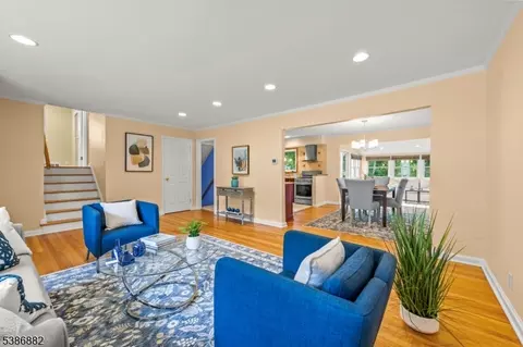 18 Claremont Ave, Livingston, NJ 07039