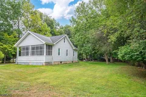 52 S 2nd Ave, Mine Hill, NJ 07803