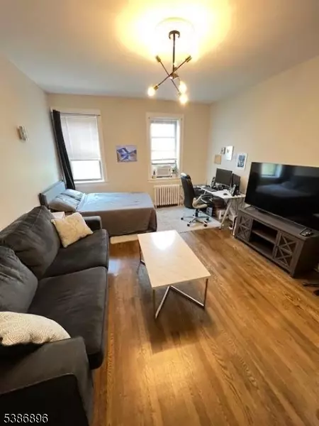 303 Hamilton Pl #D4, Hackensack, NJ 07601 photo 3
