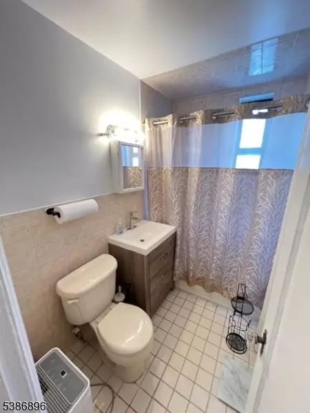 303 Hamilton Pl #D4, Hackensack, NJ 07601 photo 6