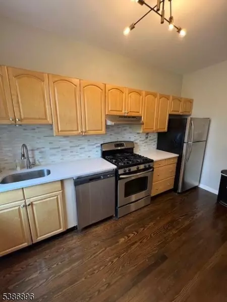 303 Hamilton Pl #D4, Hackensack, NJ 07601 photo 4