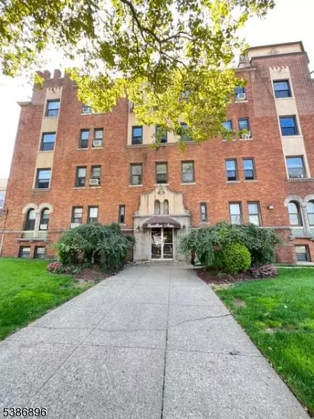 303 Hamilton Pl #D4, Hackensack, NJ 07601