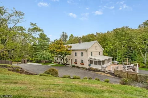 63 Tempe Wick Rd, Mendham Twp, NJ 07945