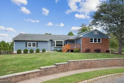 4 Kiser Ln, Bridgewater, NJ 08807