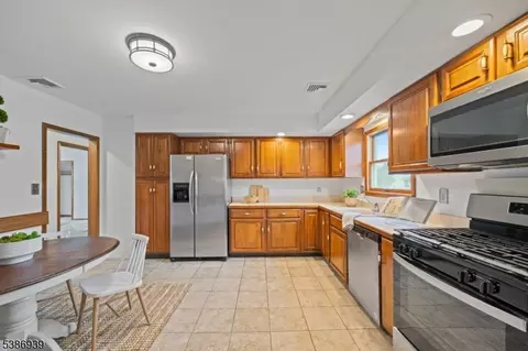 19 Howe Ave, Nutley, NJ 07110 photo 14