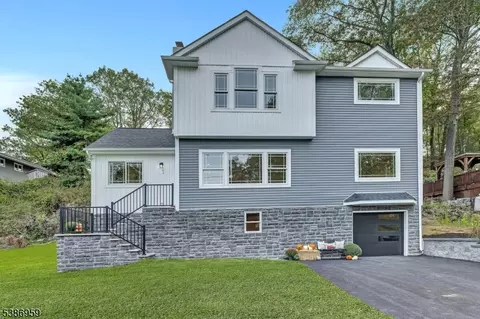 94 Upper High Crest Dr, West Milford, NJ 07480