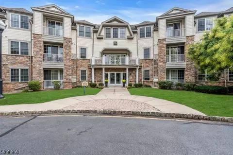 182 Victoria Dr, Bridgewater, NJ 08807