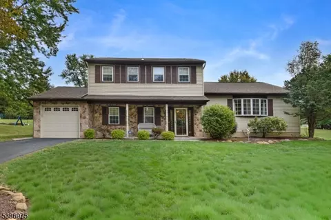 40 Pudding Stone Way, Phillipsburg, NJ 08865