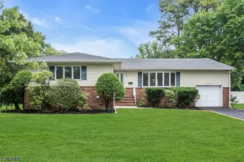 117 Warwick Cir, Springfield, NJ 07081