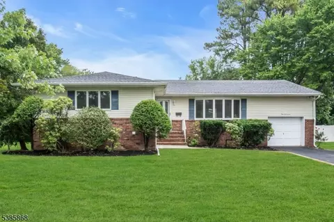 117 Warwick Cir, Springfield, NJ 07081