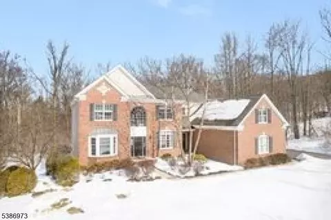 33 Chancellor Way, Long Valley, NJ 07853